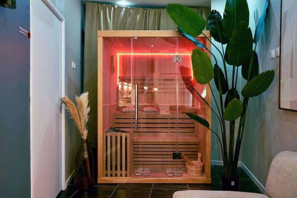 Versailles Jacuzzi - Sauna - Rdc 2 Εξωτερικό φωτογραφία