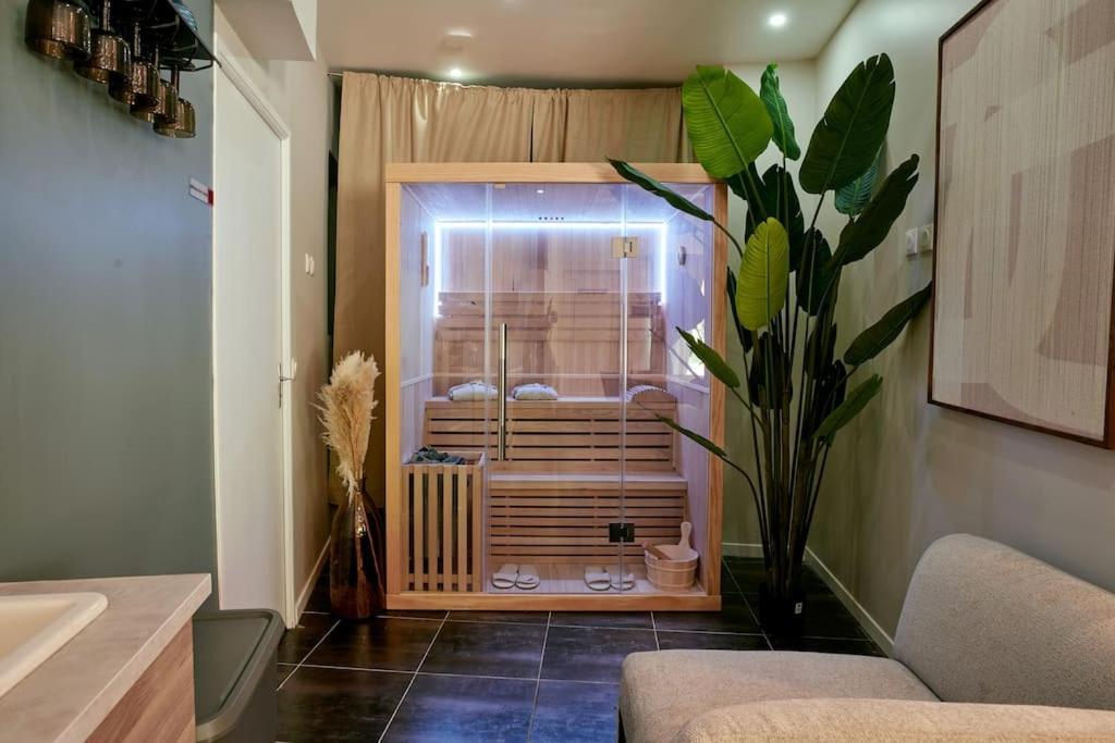 Versailles Jacuzzi - Sauna - Rdc 2 Εξωτερικό φωτογραφία